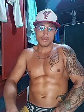Show modela Fitneehot na web-kameri