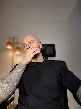 عرض كام AdamMeyer_10