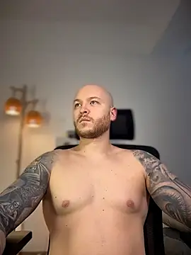 הופעת וובקאם של AdamMeyer_10