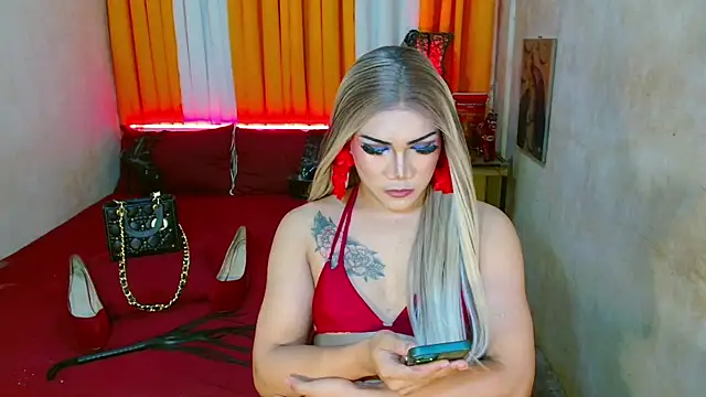 AsianLuna Pertunjukan Webcam