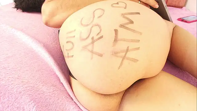 Slut_full_nasty Show in webcam