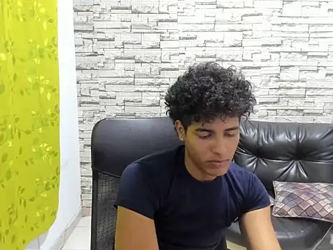 jean_shark Show in webcam