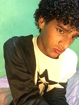 Evans_Femb Pertunjukan Webcam