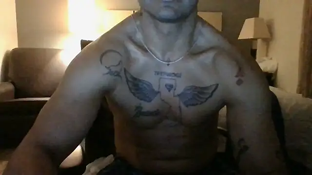 t_milly Show in webcam