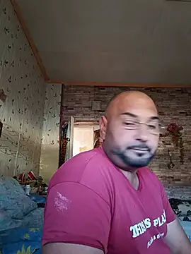 igor44oo: διαδικτυακό σόου στην κάμερα