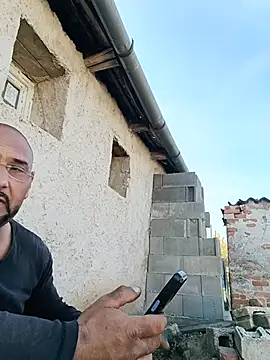 igor44oo: διαδικτυακό σόου στην κάμερα