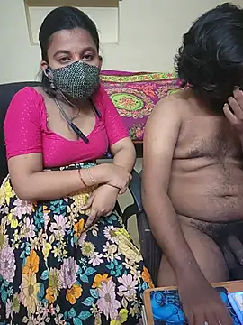 Reenakarthick Show in webcam