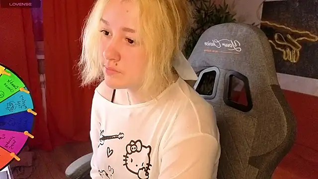 Lollybunnyy Webcam Show
