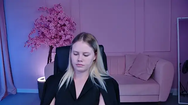 LanaWey's Webcam Show
