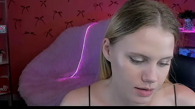 Chatroom XXX en direct de LanaWey