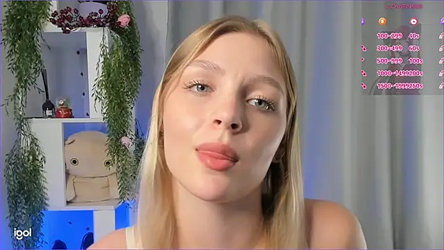 WillaLawrence's Live XXX Chat
