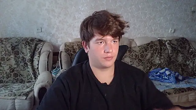 הופעת וובקאם של adam_jknight