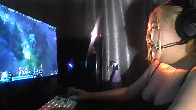 Lisa_Lizz Adlı Modelin Web Kamerası Şovu