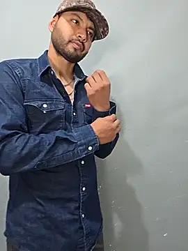 عرض كام ADN_CALIENTE
