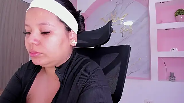 AlondraEvans' Webcam Show
