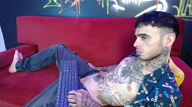 Show modela Billy_Ray_ na web-kameri