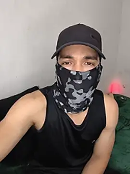 Shadow_Latino webkamerás műsora