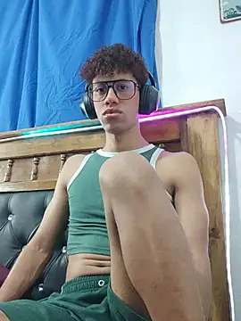 Show modela Dennis_Lupers na web-kameri