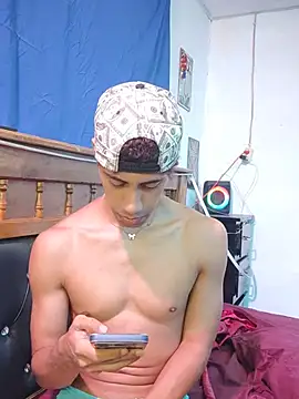 Dennis_Lupers Show in webcam
