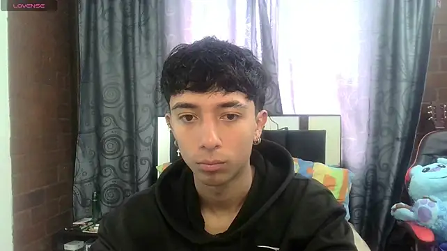 Mr__Aaronn 在線直播表演