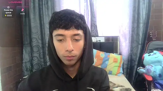 Mr__Aaronn 在線直播表演