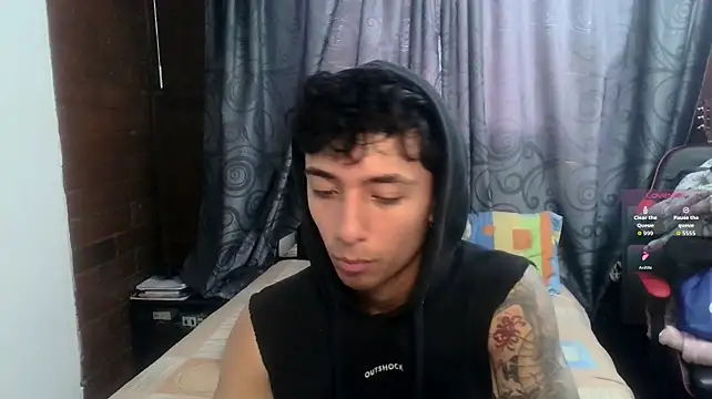 Show modela Mr__Aaronn na web-kameri