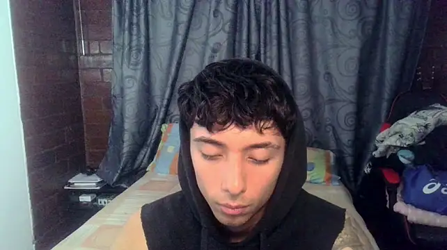 Mr__Aaronn Show in webcam
