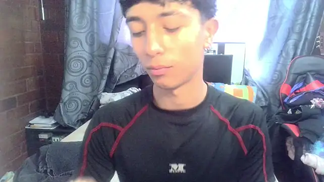 הופעת וובקאם של Mr__Aaronn