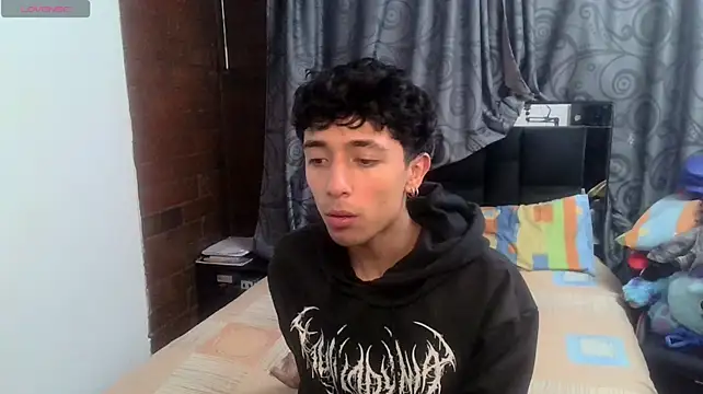 Mr__Aaronn Show in webcam
