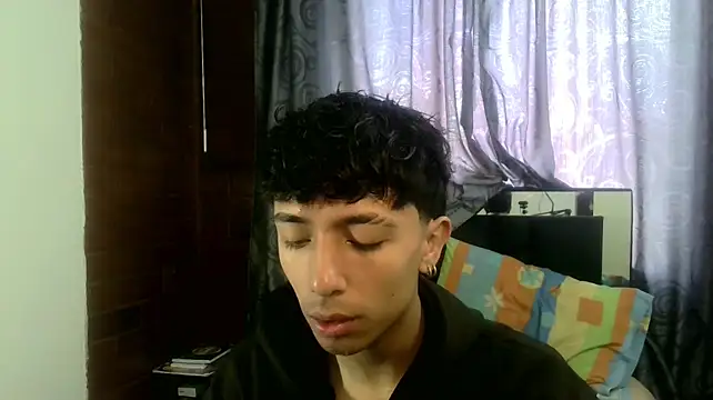 Mr__Aaronn 网络视讯表演