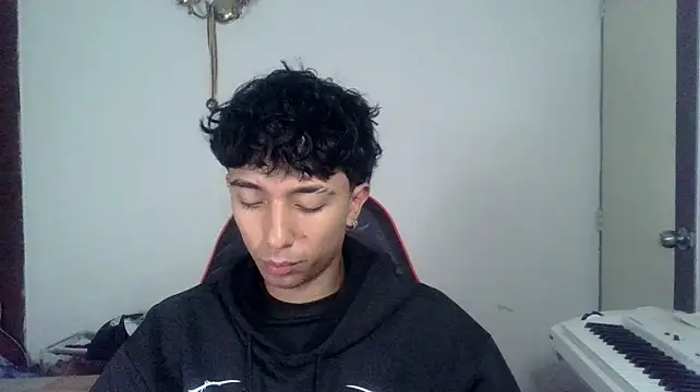 Mr__Aaronn Adlı Modelin Web Kamerası Şovu