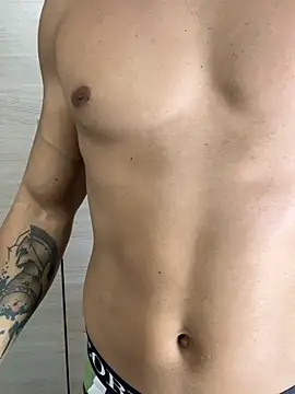 Show modela Logan_strangee na web-kameri