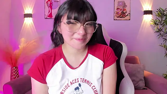 Chat XXX en directo de Seraphine_18