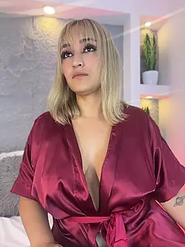 miavegax Adlı Modelin Canlı XXX Sohbeti