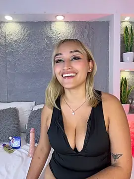 miavegax's Live XXX Chat