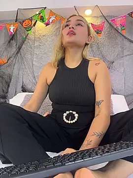 צ'אט XXX בשידור חי של miavegax