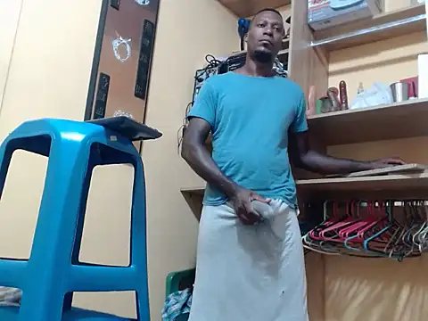 kurtbigcock Show in webcam