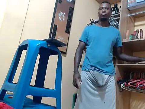 kurtbigcock Show in webcam