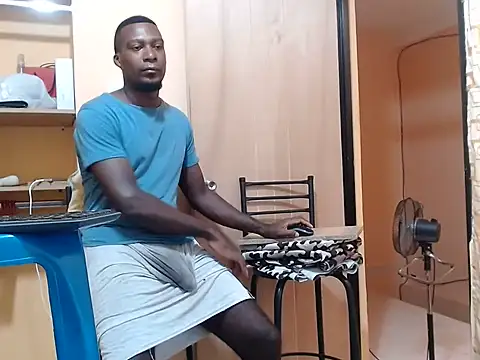 Show de kurtbigcock na webcam
