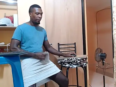 kurtbigcock 网络视讯表演