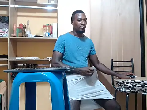 Show modela kurtbigcock na web-kameri