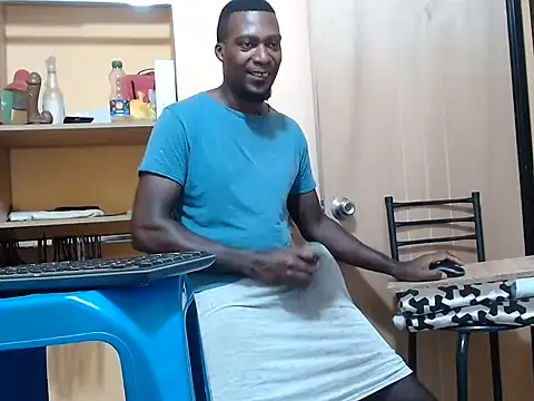 kurtbigcock Show in webcam