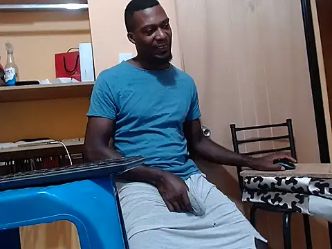 kurtbigcock Adlı Modelin Web Kamerası Şovu