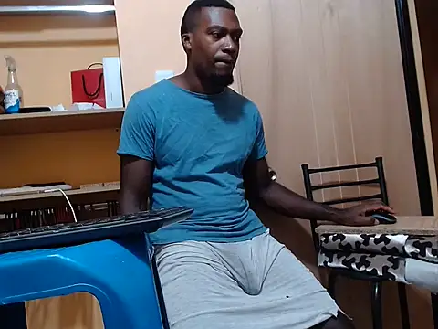 kurtbigcock 网络视讯表演