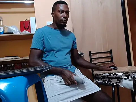 kurtbigcock Show in webcam