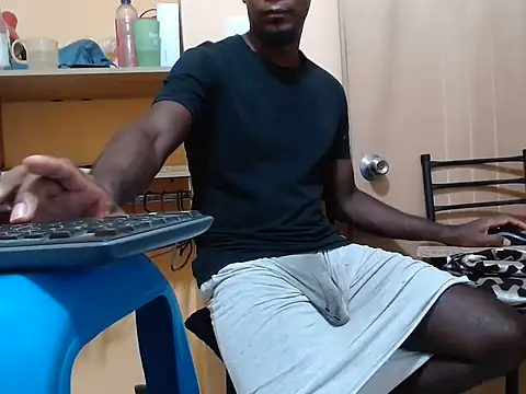 Webkamerová show kurtbigcock