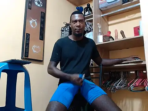 kurtbigcock Show in webcam