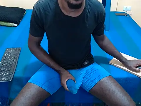 Show modela kurtbigcock na web-kameri