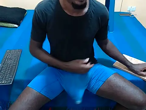 kurtbigcock Show in webcam