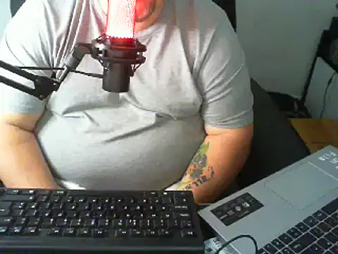 bigcuddlebear69er Webcam Show